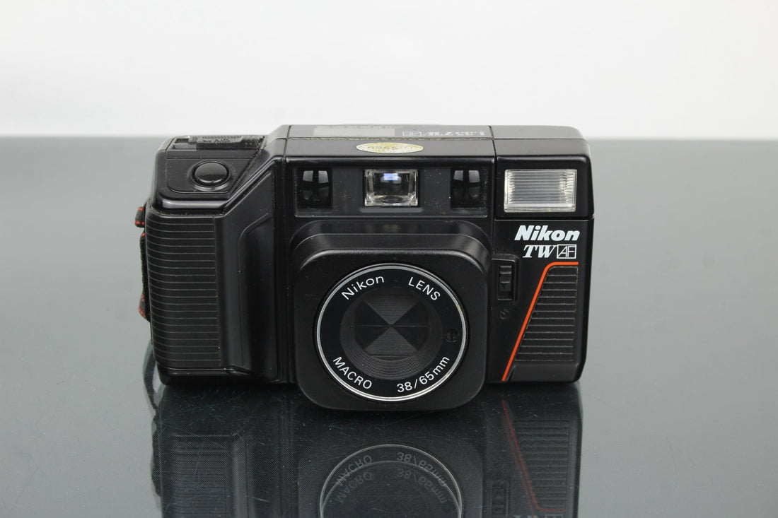 Nikon L35 TW AF Review: A Pocketable Film Gem - Dutch|Thrift