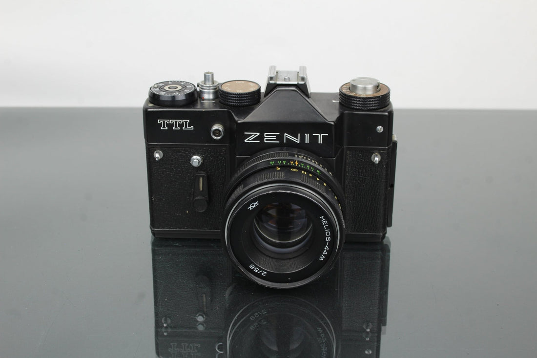 Zenit TTL + Helios 44m: The 2025 Creator’s Classic - Dutch|Thrift