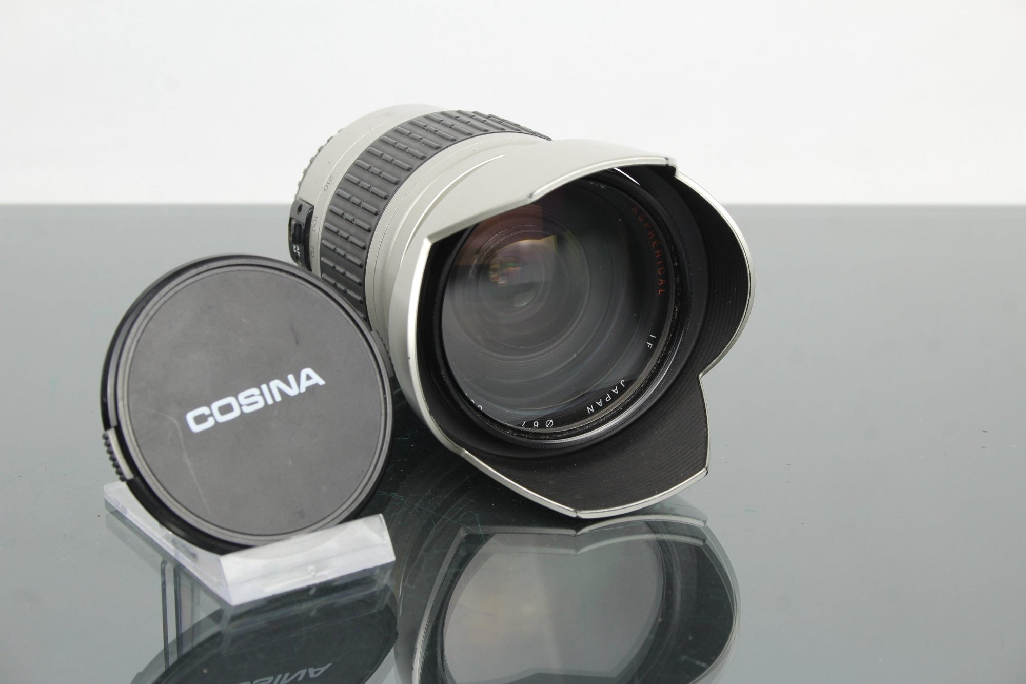 Cosina 28 - 210mm MC 1:4.2 - 6.5 Canon EF Mount - Dutch|Thrift