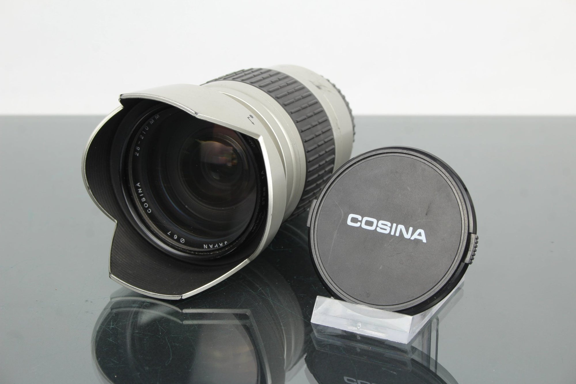 Cosina 28 - 210mm MC 1:4.2 - 6.5 Canon EF Mount - Dutch|Thrift