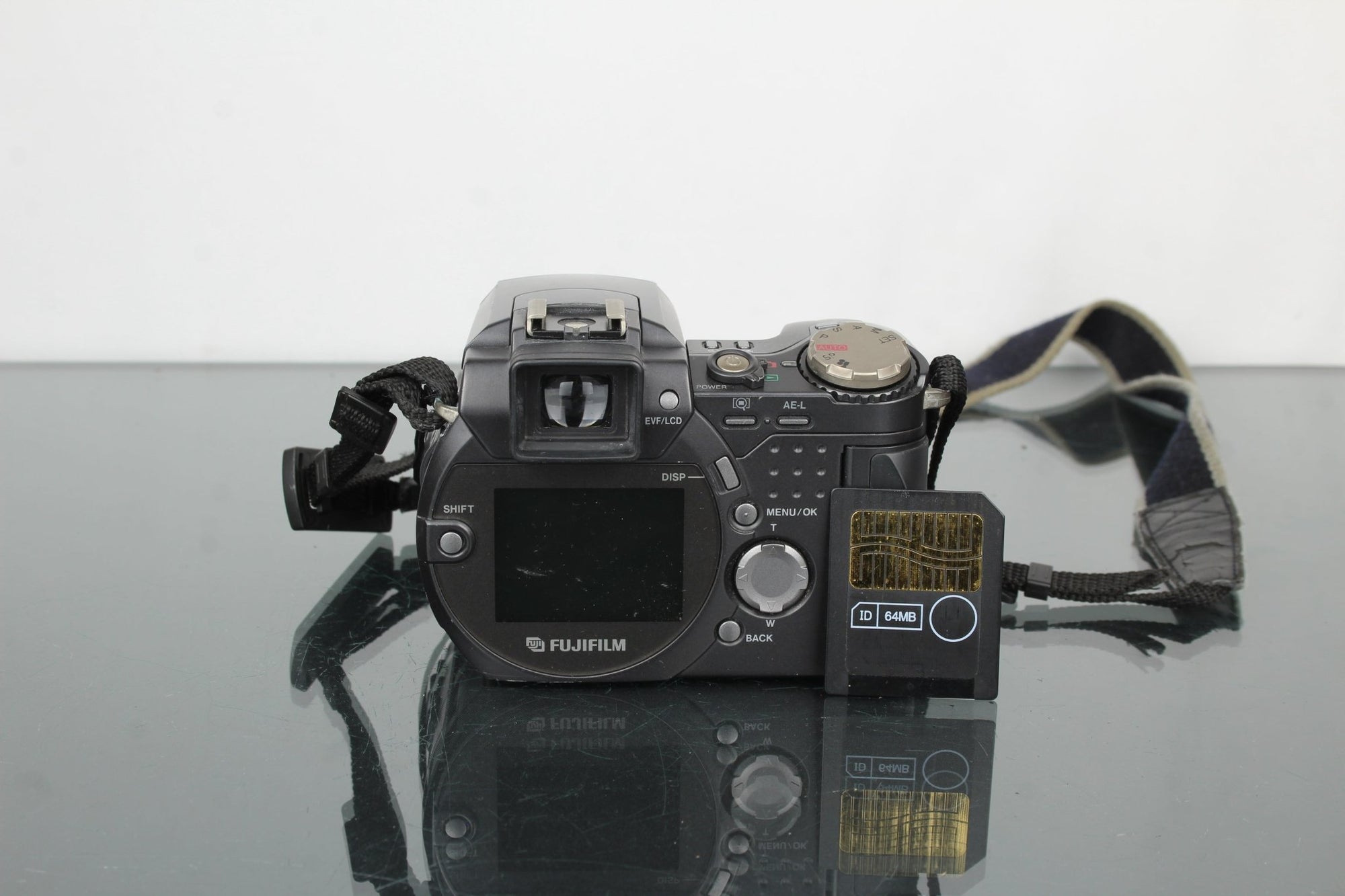 Fujifilm FinePix 6900 - Dutch|Thrift