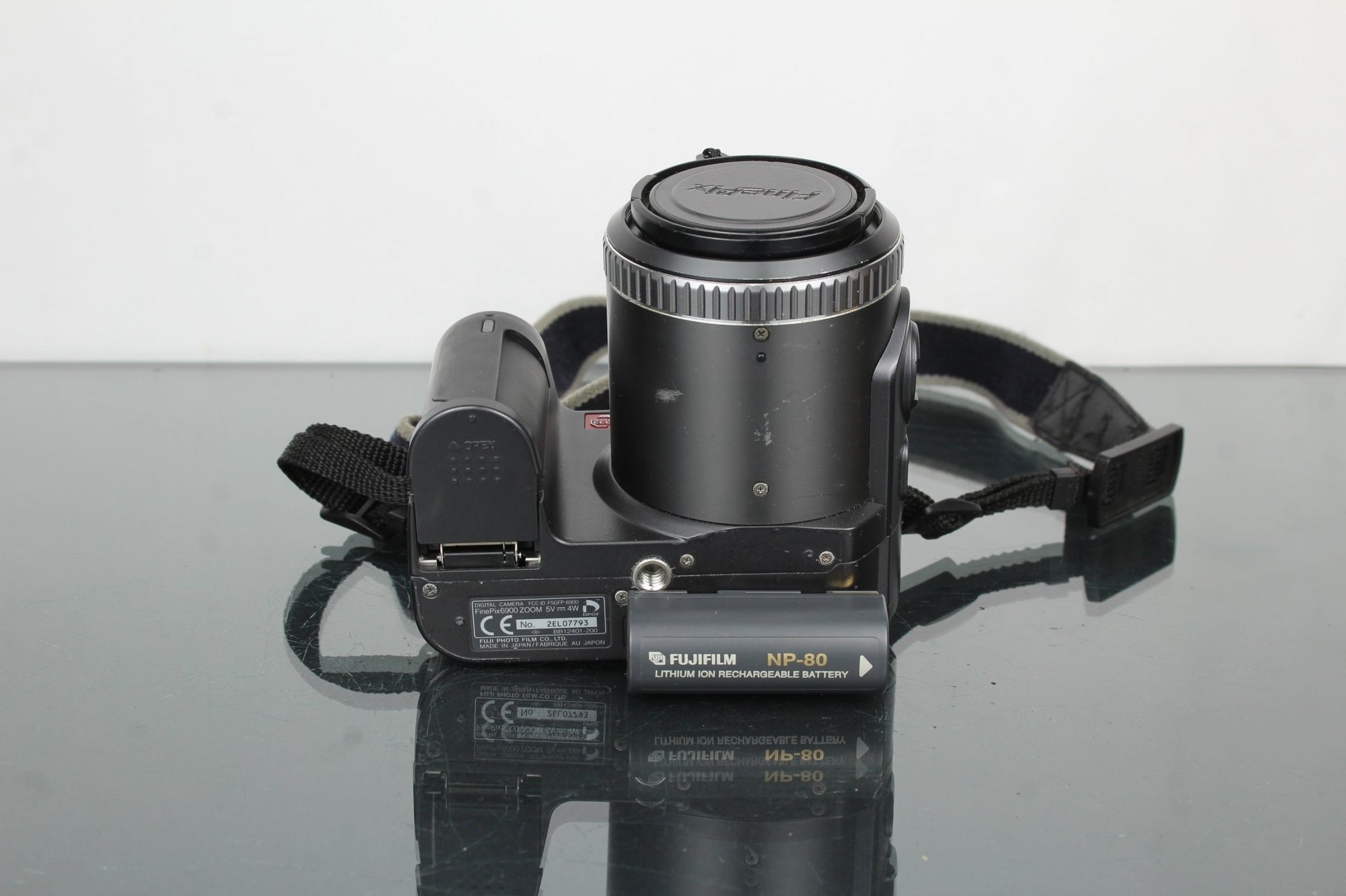 Fujifilm FinePix 6900 - Dutch|Thrift
