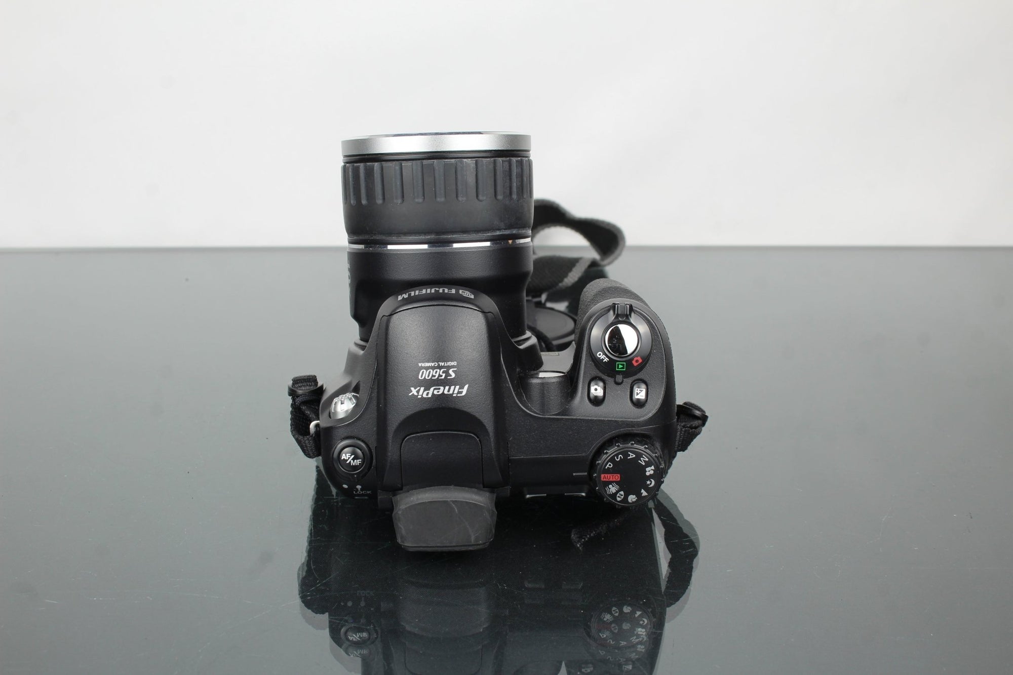 Fujifilm Finepix S 5600 - Dutch|Thrift