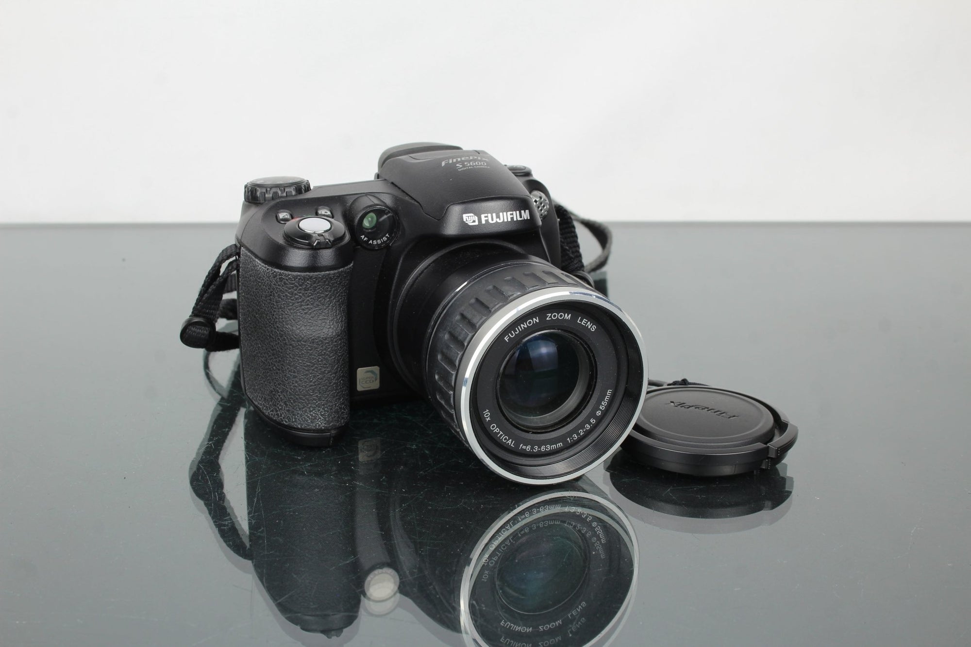 Fujifilm Finepix S 5600 - Dutch|Thrift