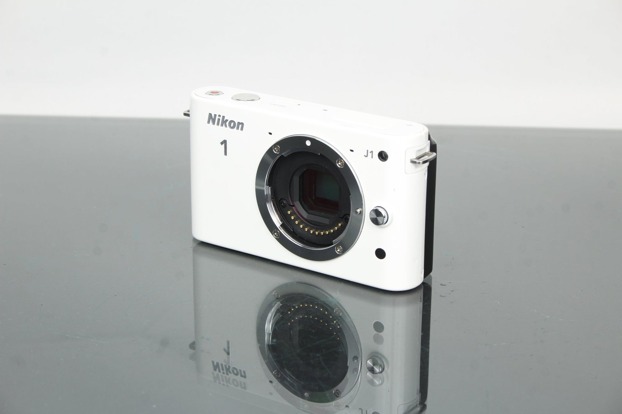 Nikon 1 J1 - Dutch|Thrift