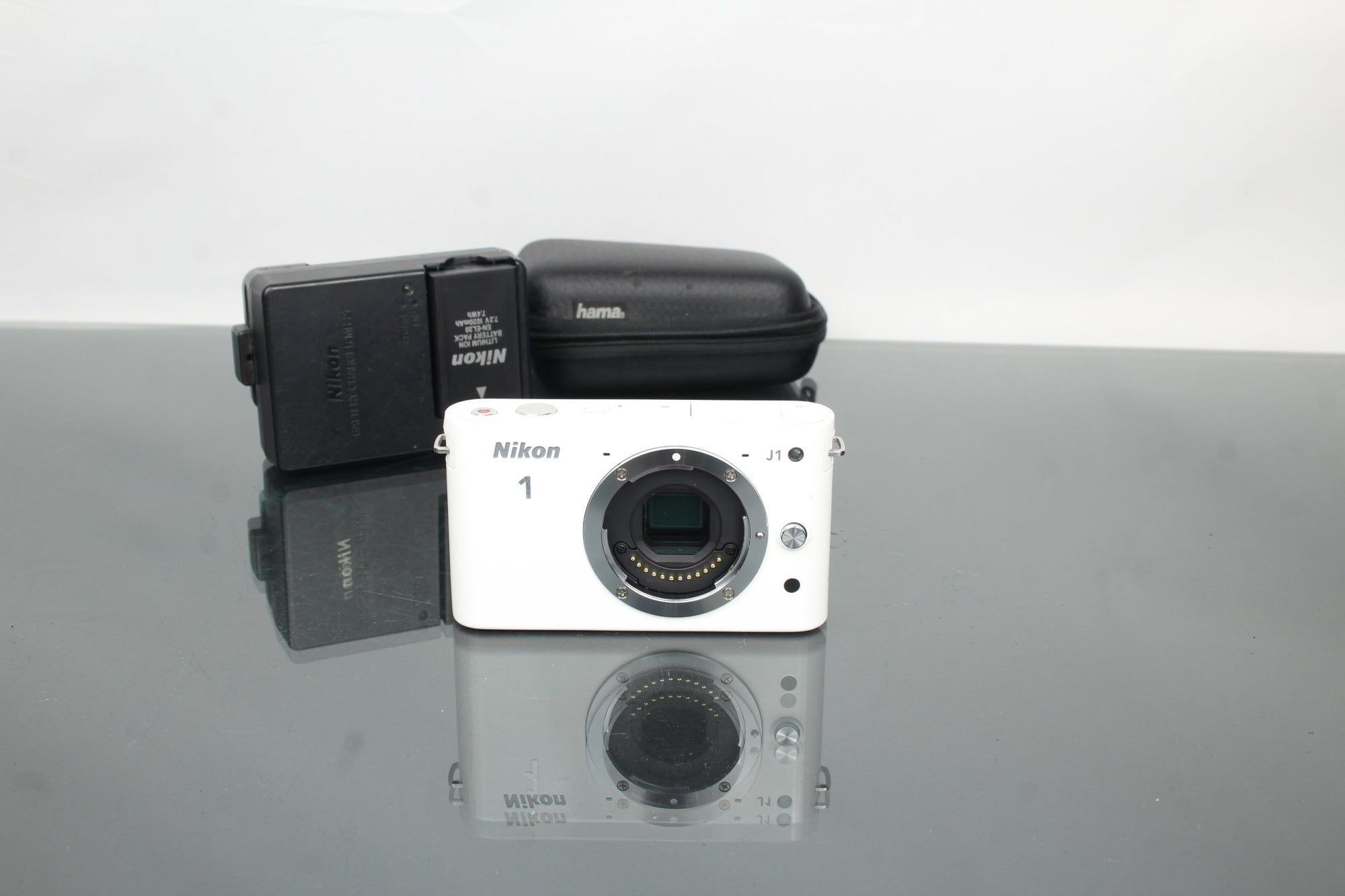 Nikon 1 J1 - Dutch|Thrift