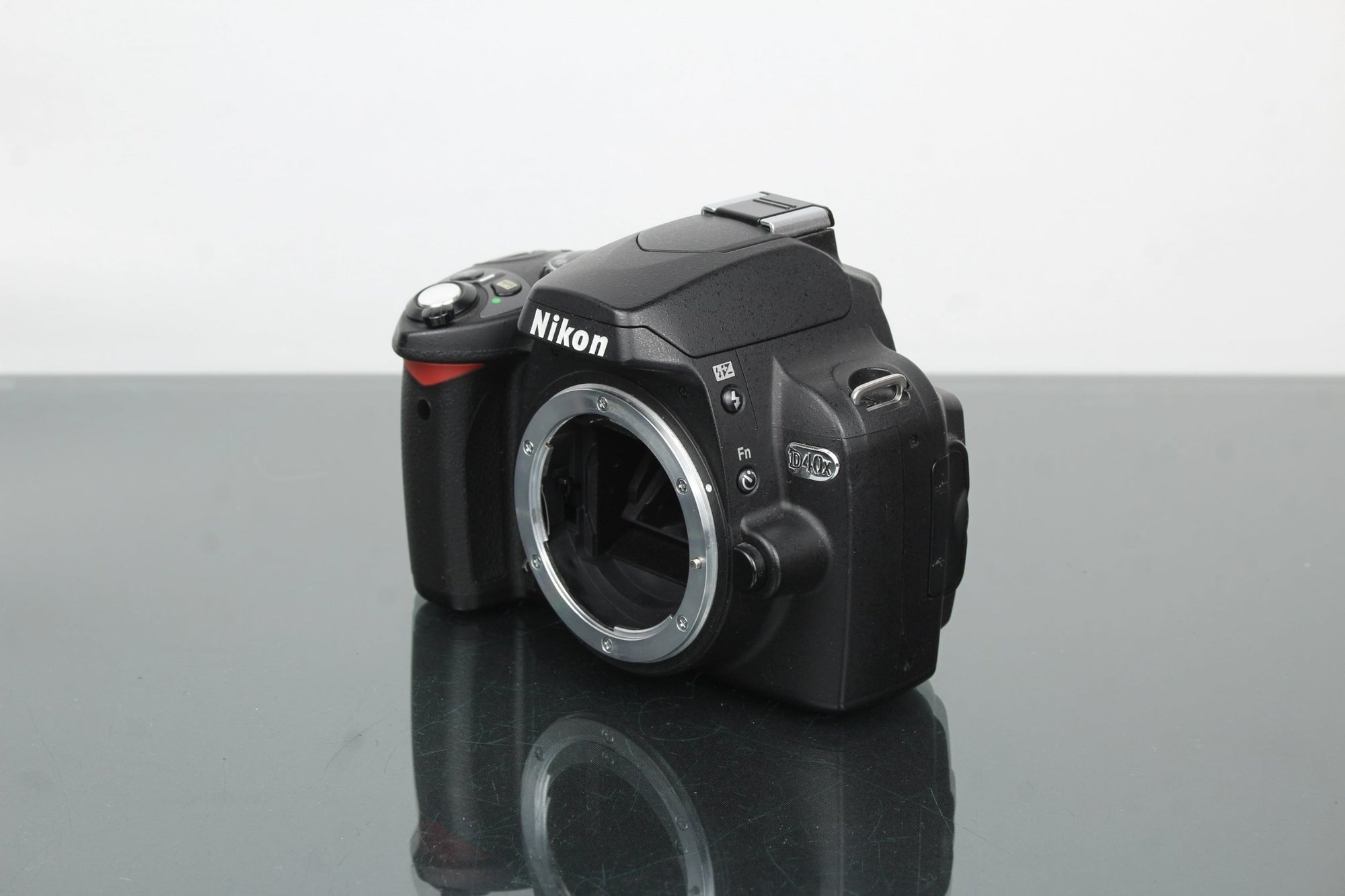 Nikon D40x - Dutch|Thrift