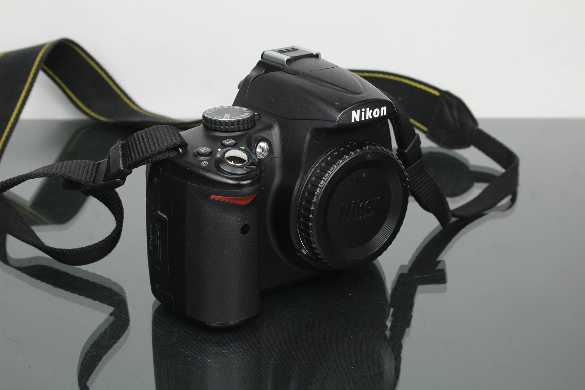 Nikon D5000 - Dutch|Thrift