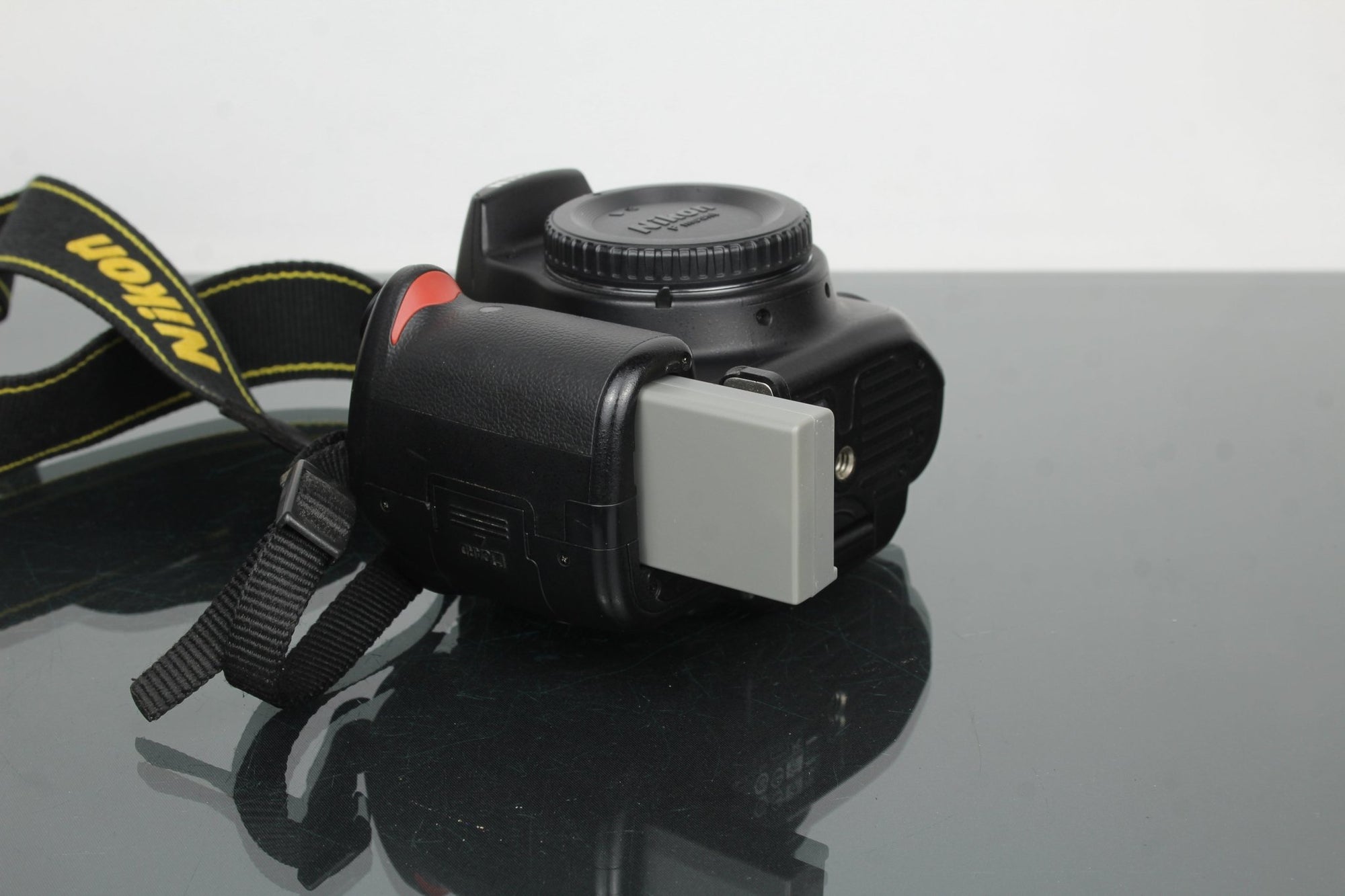 Nikon D5000 - Dutch|Thrift