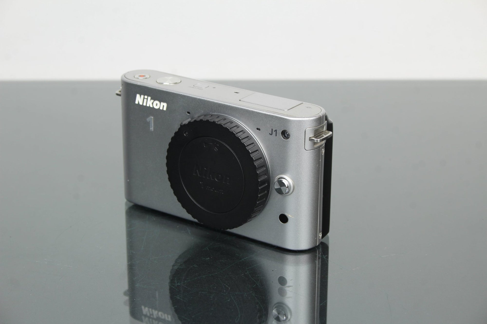 Nikon J1 - Dutch|Thrift