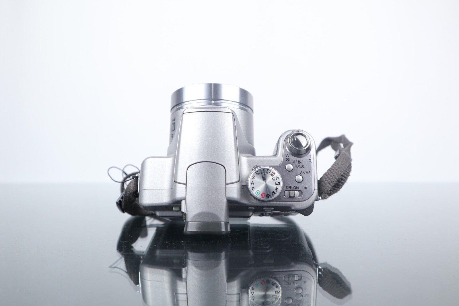 📷 Panasonic Lumix DMC - FZ8 | Digital Bridge Camera | 7.2MP | Silver - Dutch|Thrift