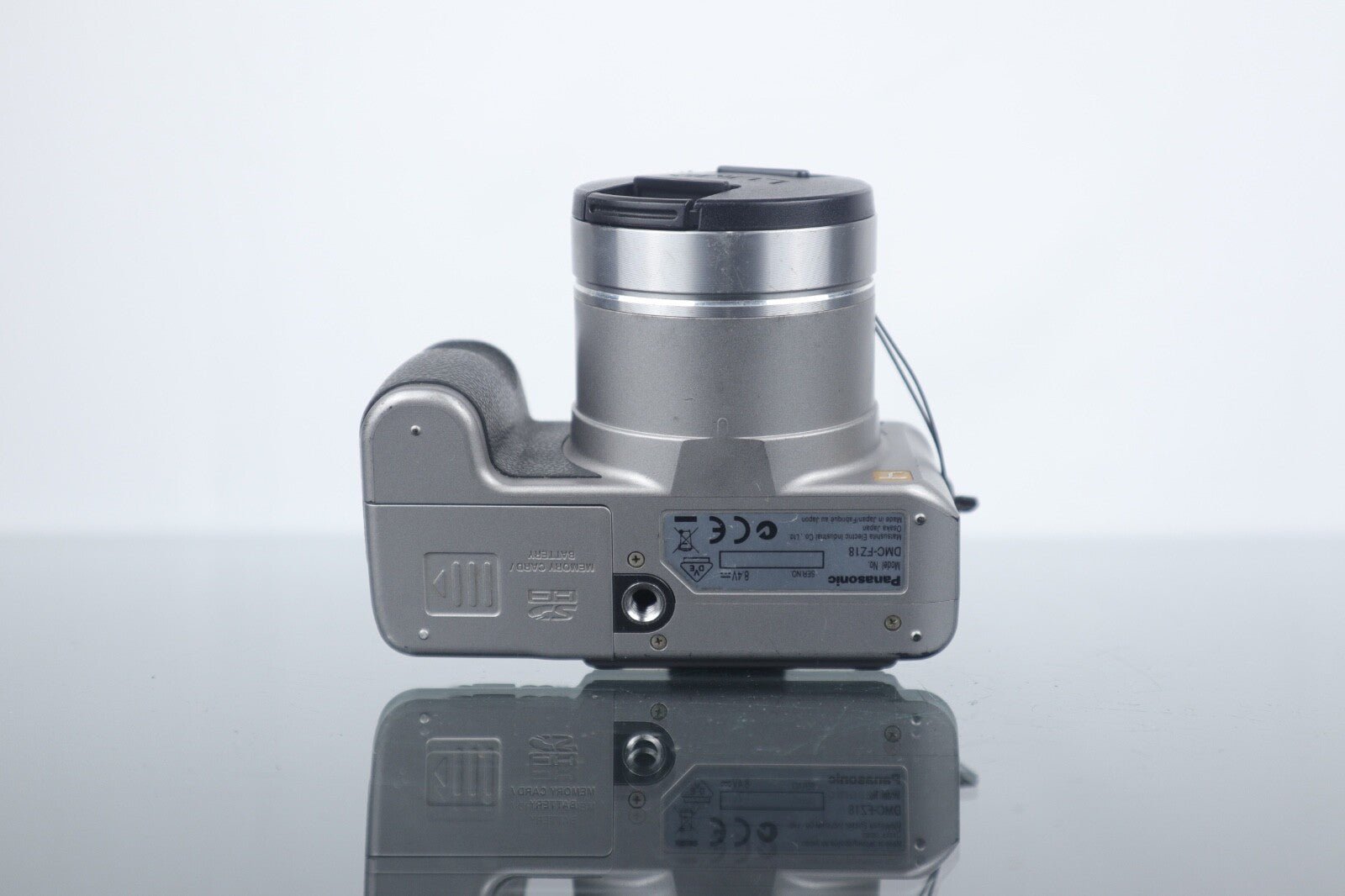 📷 Panasonic Lumix DMC - FZ8 | Digital Bridge Camera | 7.2MP | Silver - Dutch|Thrift