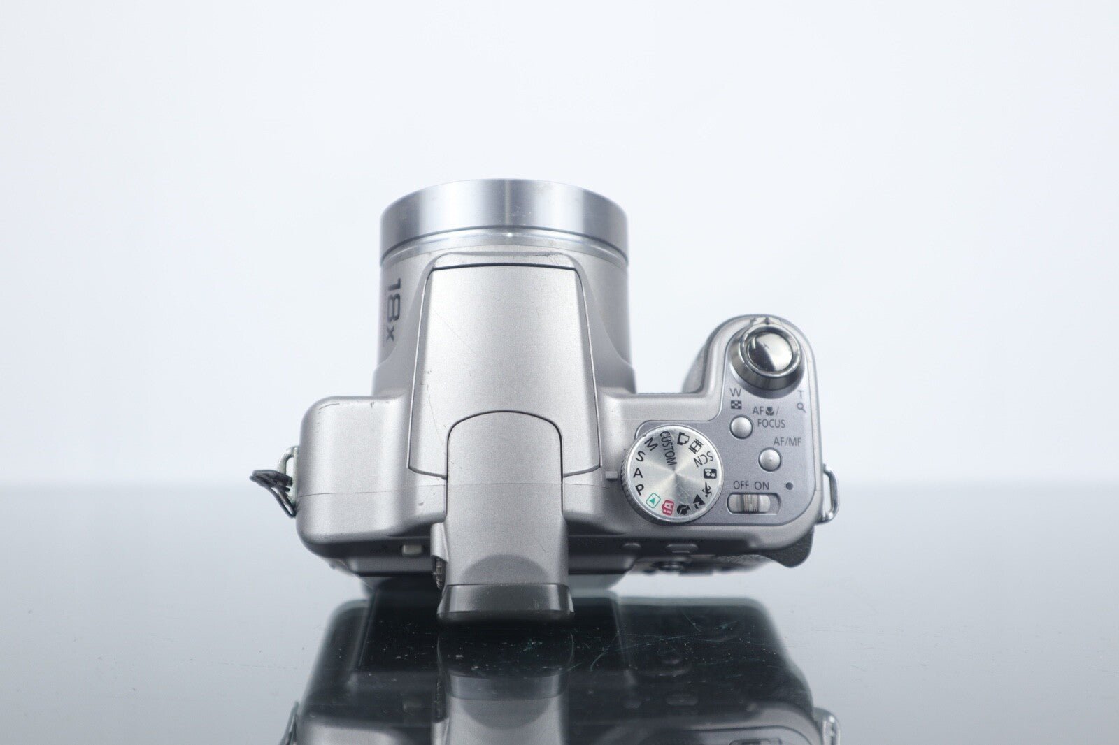 📷 Panasonic Lumix DMC - FZ8 | Digital Bridge Camera | 7.2MP | Silver - Dutch|Thrift