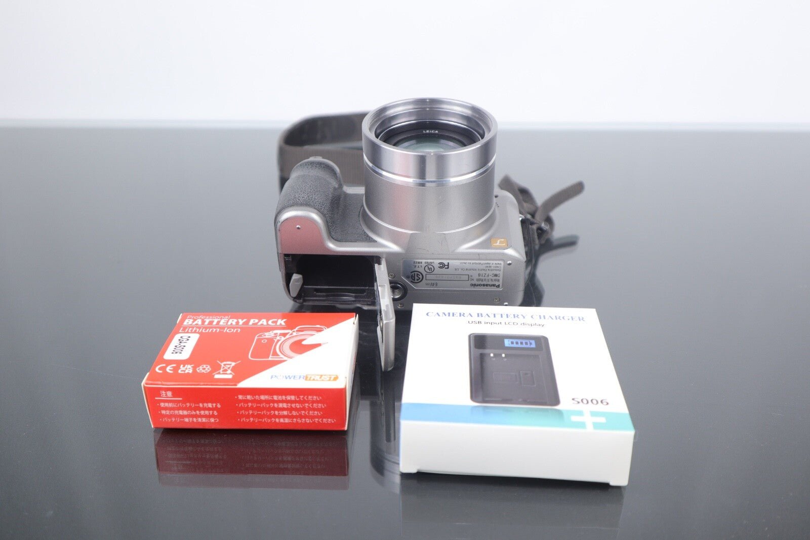 📷 Panasonic Lumix DMC - FZ8 | Digital Bridge Camera | 7.2MP | Silver - Dutch|Thrift