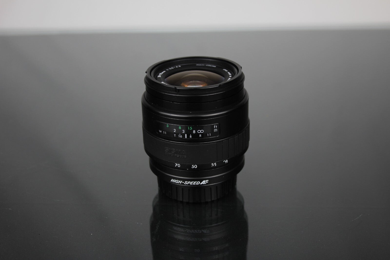 Sigma UC Zoom Lens | 28 - 70mm 1:3.5 - 4.5 | Sony A Mount - Dutch|Thrift