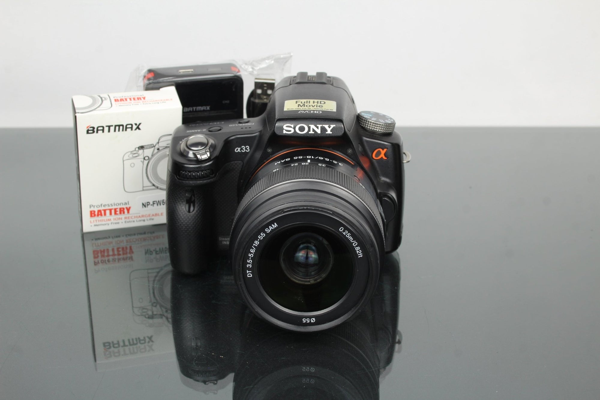 Sony SLT A33 + Sony DT 3.5 - 5.6/18 - 55 Lens - Dutch|Thrift