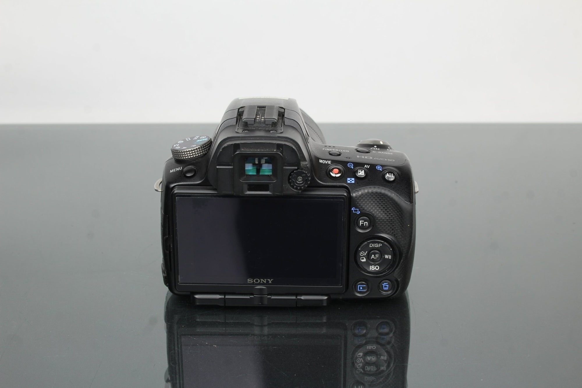 Sony SLT A33 + Sony DT 3.5 - 5.6/18 - 55 Lens - Dutch|Thrift