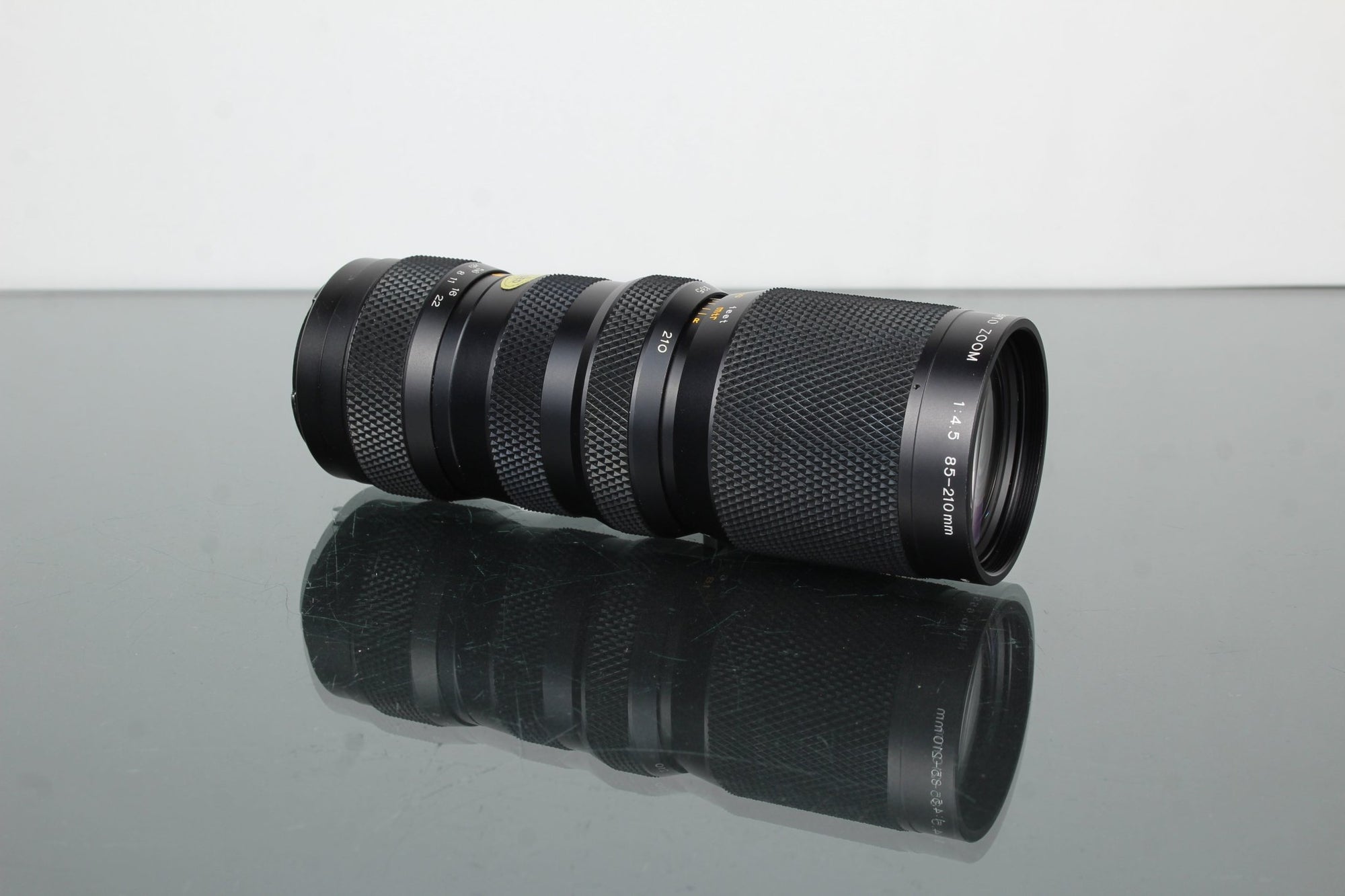 Sun auto zoom 85 - 210mm Contax/Yashica Mount - Dutch|Thrift