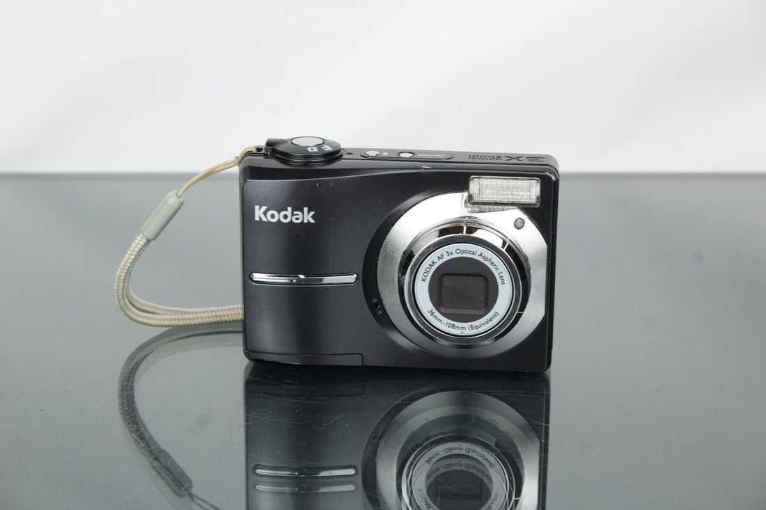Kodak EasyShare C613: Lo-Fi Digital Charm for 2025 - Dutch|Thrift