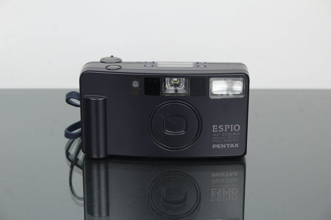 Pentax Espio AF Zoom Review 2025: Compact Film Charm - Dutch|Thrift