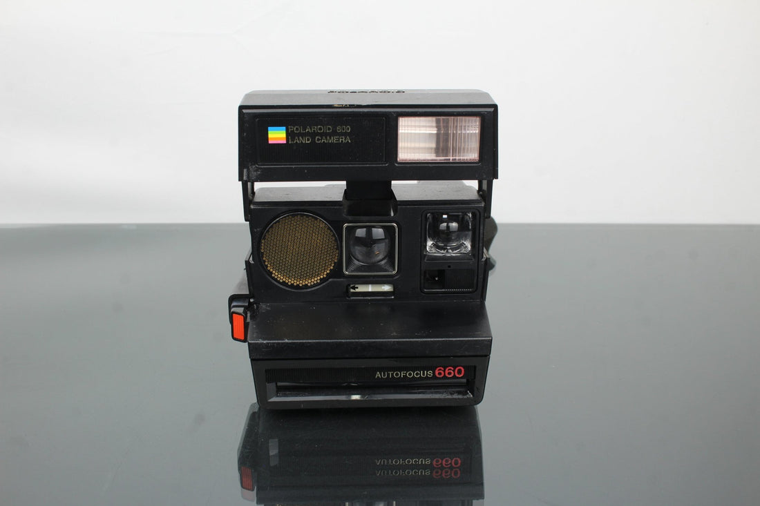 Polaroid Autofocus 660 Guide for 2025: A Vintage Icon Revisited - Dutch|Thrift