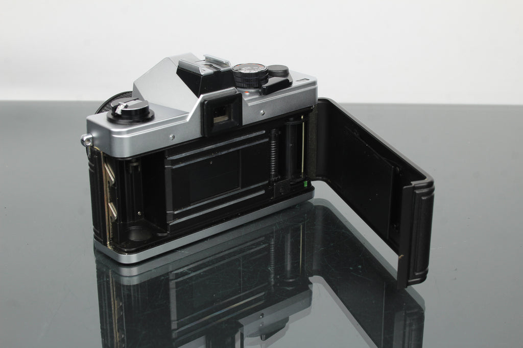 Praktika MLT 5 B + Pentacon auto 1.8/50 lens (M42 bevestiging)