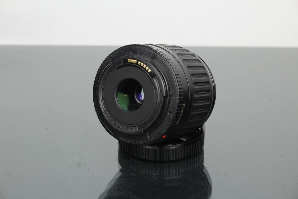 Canon Zoomlens EF 35-80mm 1:4-5.6 + Canon EF-vatting