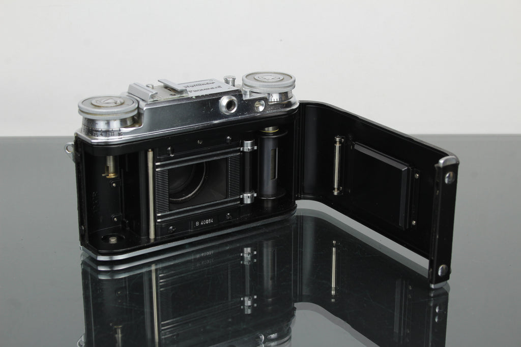 Voigtländer Prominent + 50mm f/1.5 Nokton-lens