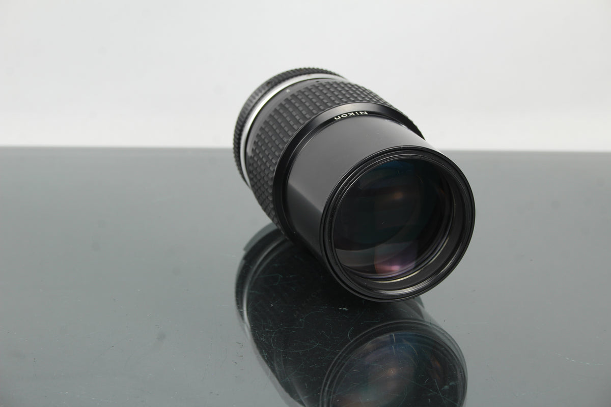 Nikkor 200mm 1:4 monture Nikon F