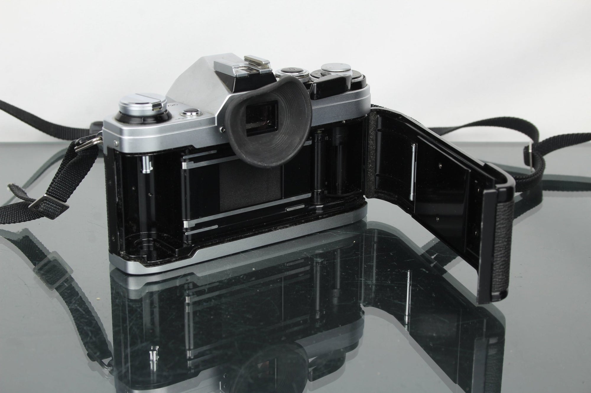 Canon AE - 1 - Dutch|Thrift