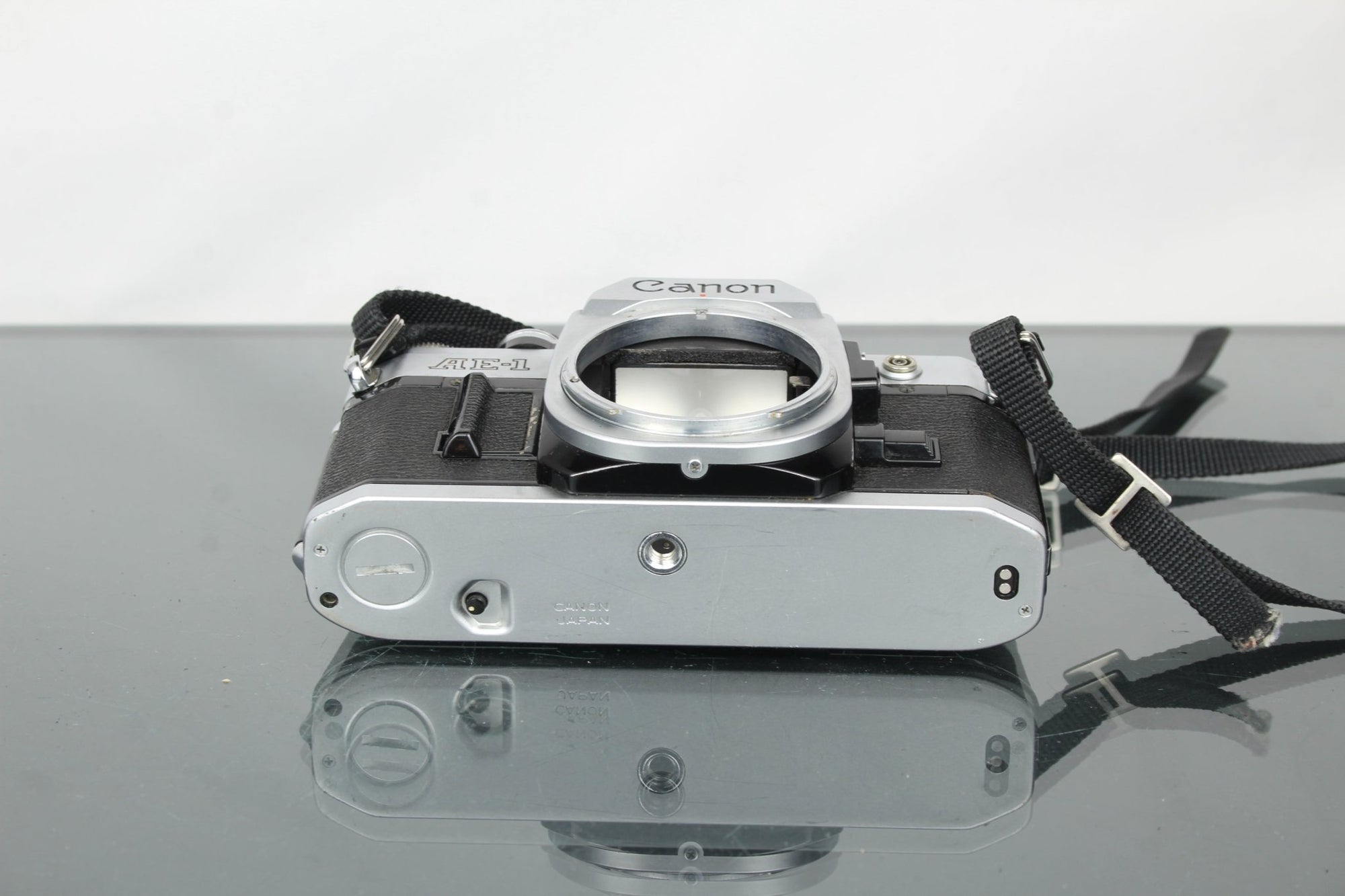 Canon AE - 1 - Dutch|Thrift