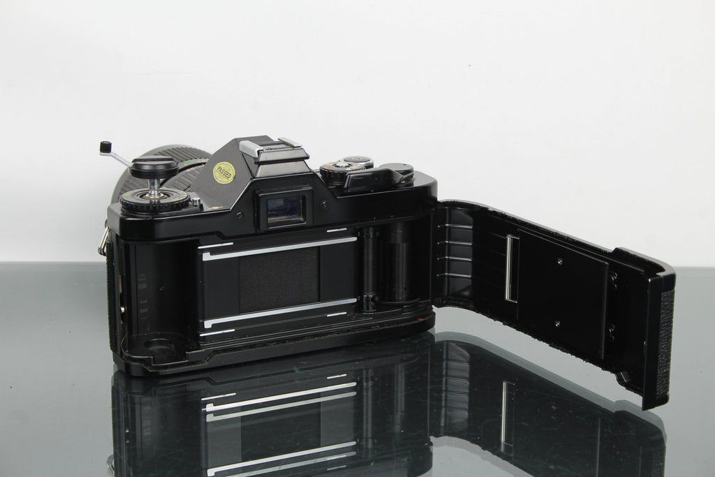 Canon AV - 1 + FD Zoom Lens 35 - 70mm 1:4 - Dutch|Thrift