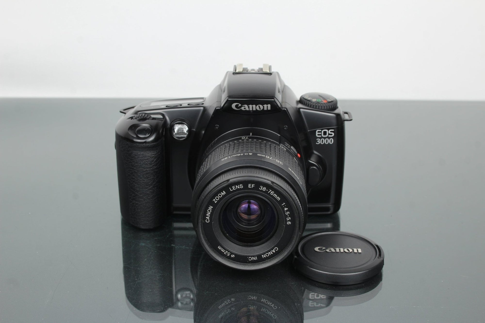 Canon EOS 3000 + EF 38 - 75mm 1:4.5 - 5.6 lens - Dutch|Thrift