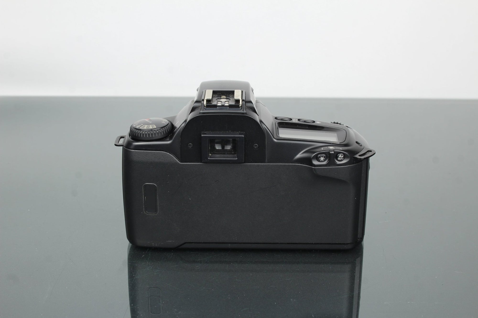 Canon EOS 3000 + EF 38 - 75mm 1:4.5 - 5.6 lens - Dutch|Thrift