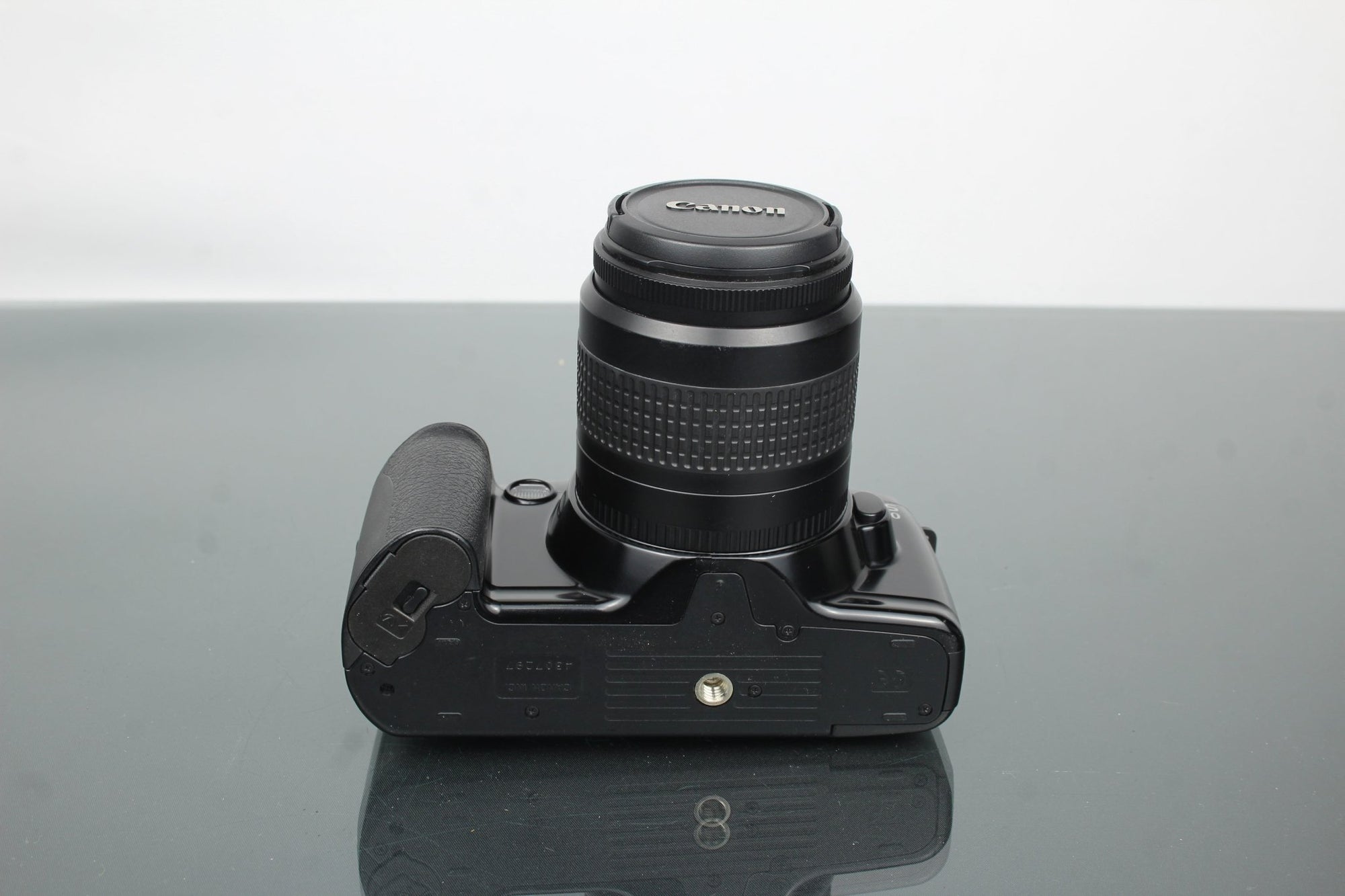 Canon EOS 3000 + EF 38 - 75mm 1:4.5 - 5.6 lens - Dutch|Thrift