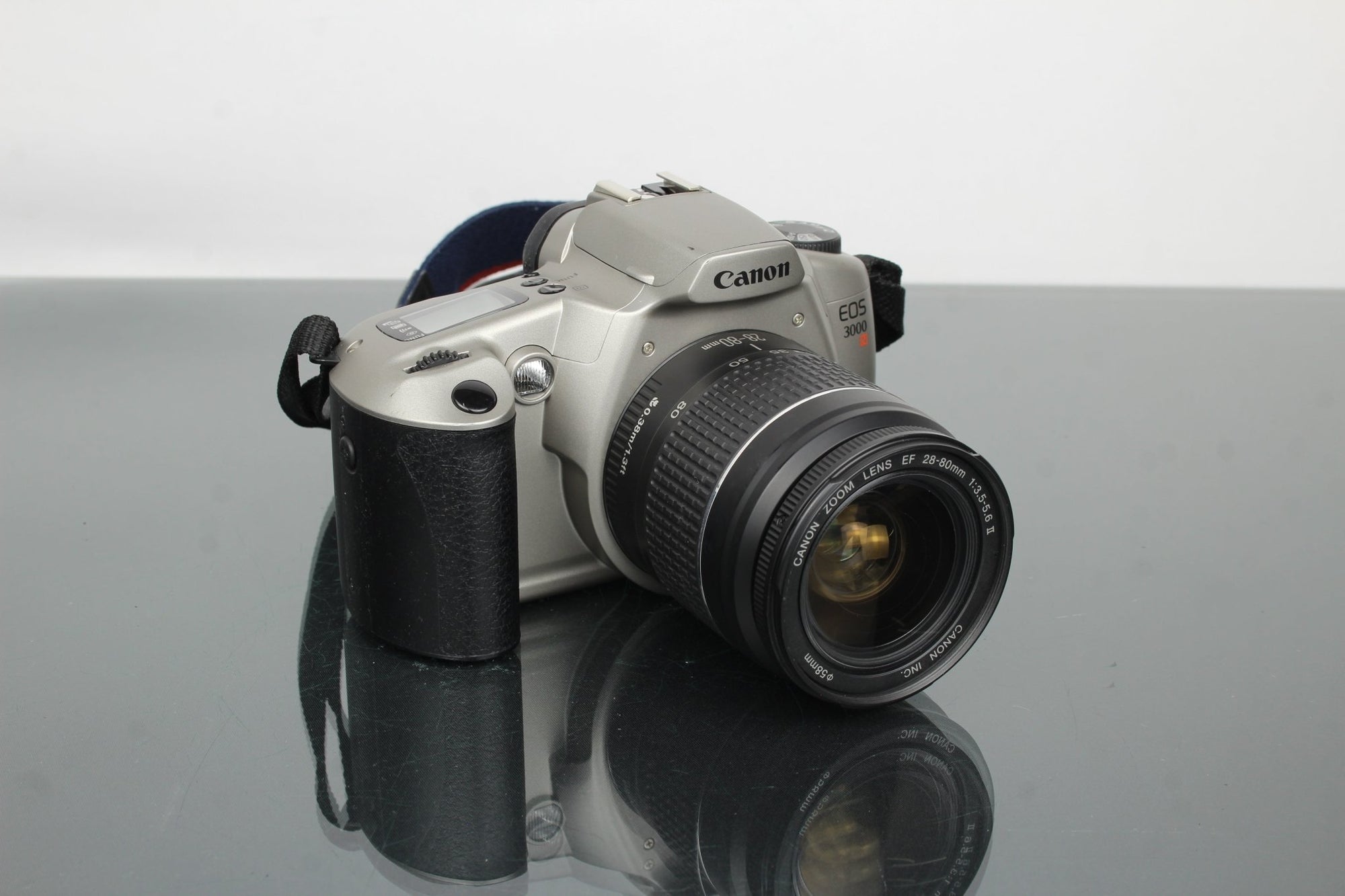 Canon EOS 3000 N + Canon EF 8 - 80mm 1:3.5 - 5.6 II lens - Dutch|Thrift