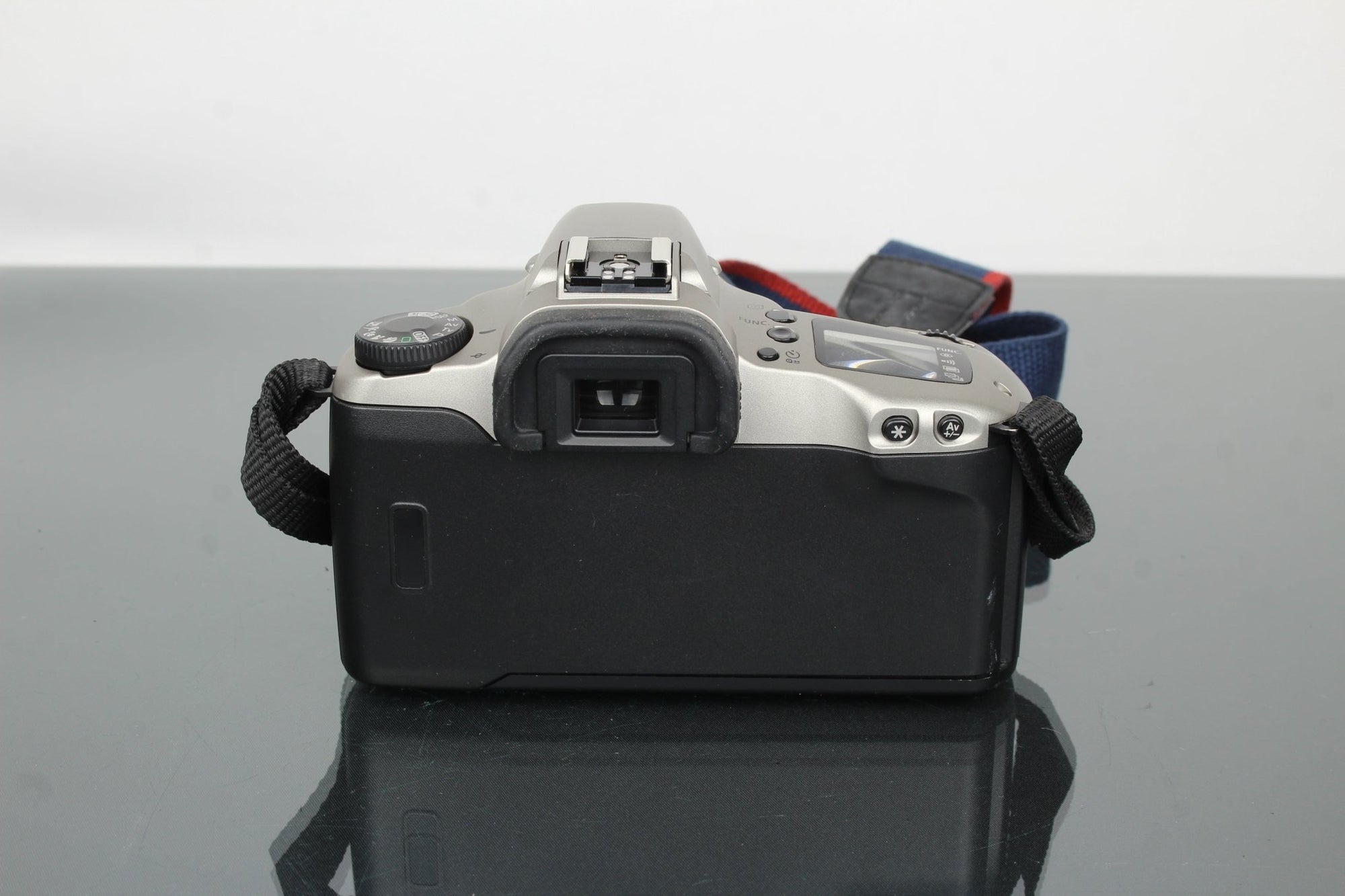 Canon EOS 3000 N + Canon EF 8 - 80mm 1:3.5 - 5.6 II lens - Dutch|Thrift