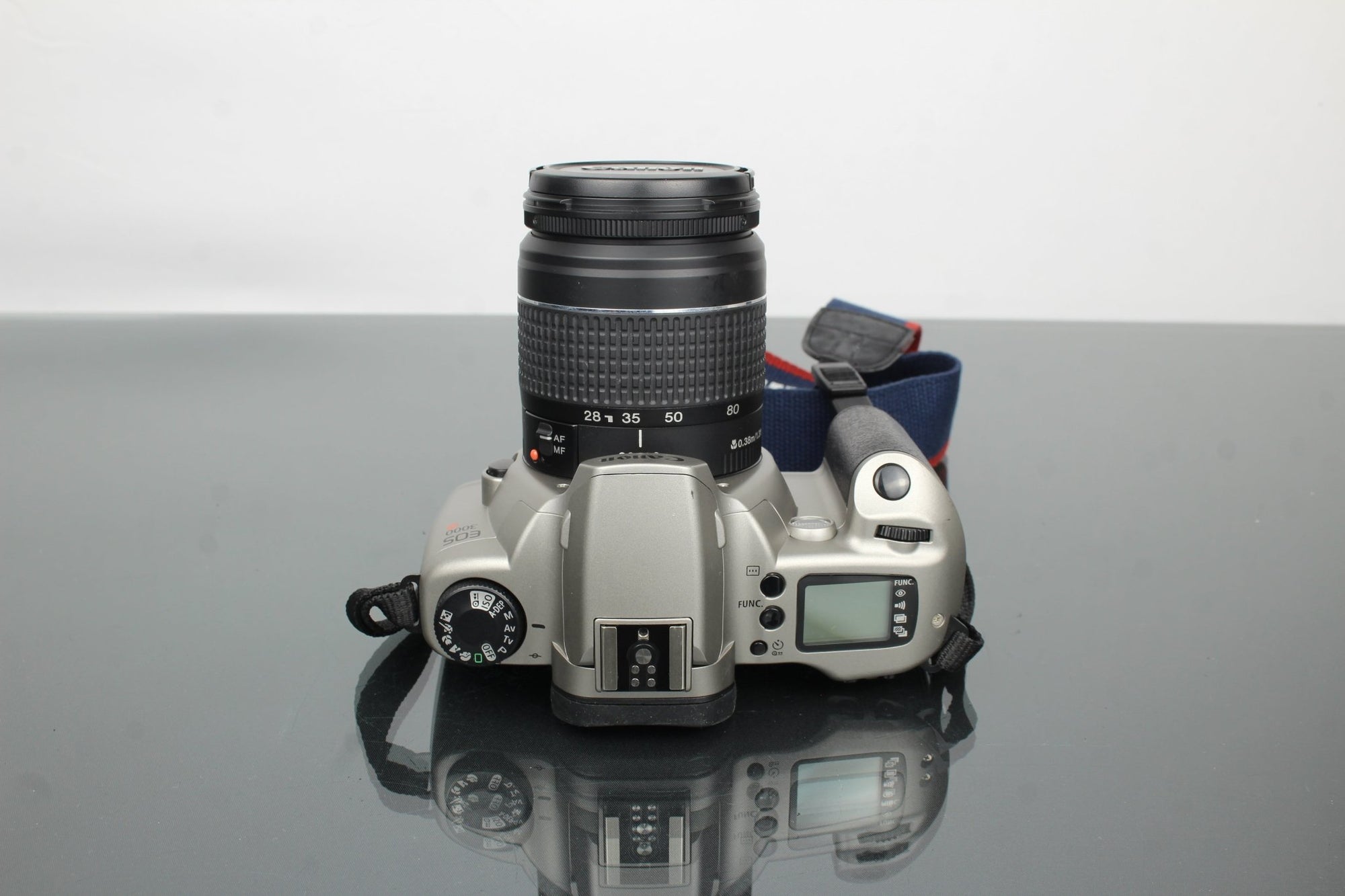 Canon EOS 3000 N + Canon EF 8 - 80mm 1:3.5 - 5.6 II lens - Dutch|Thrift
