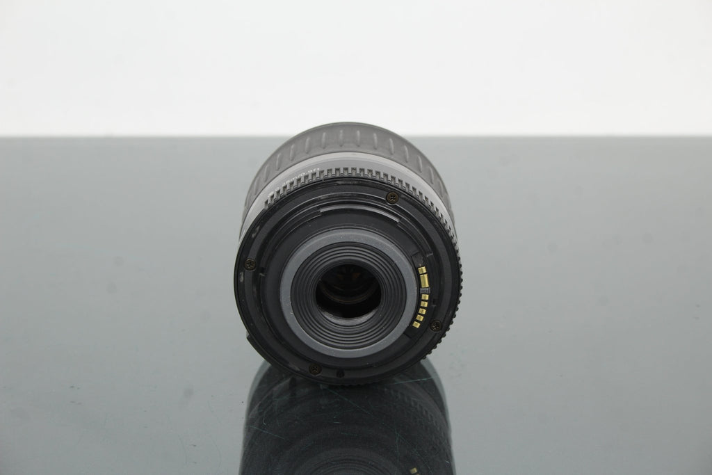 Canon EOS 300D + EF - S 18 - 55mm 1:3.5 - 5.6 Canon lens - Dutch|Thrift