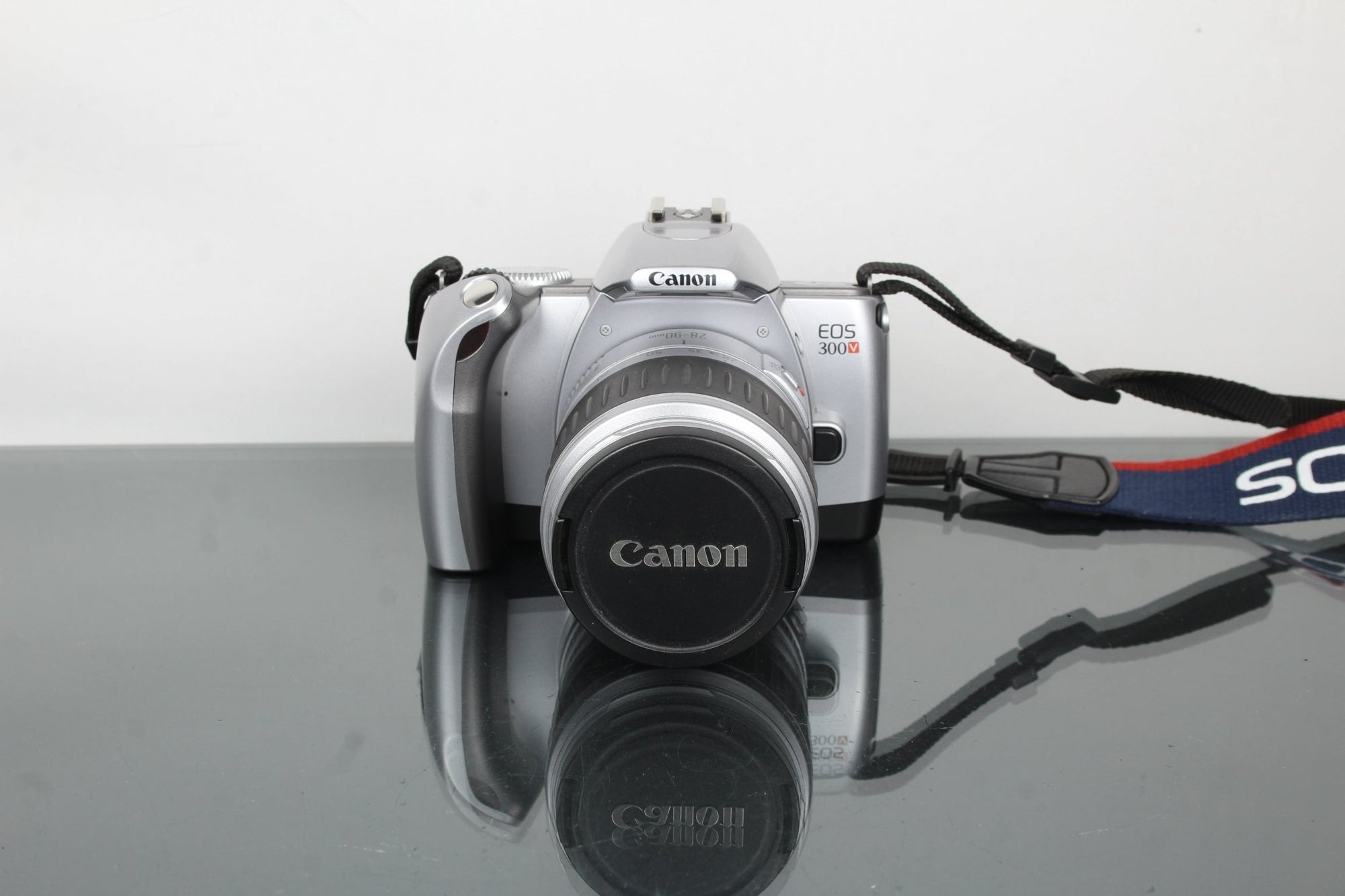 Canon EOS 300V + Canon Zoom EF 28 - 90mm 1:4 - 5.6 II EF mount - Dutch|Thrift
