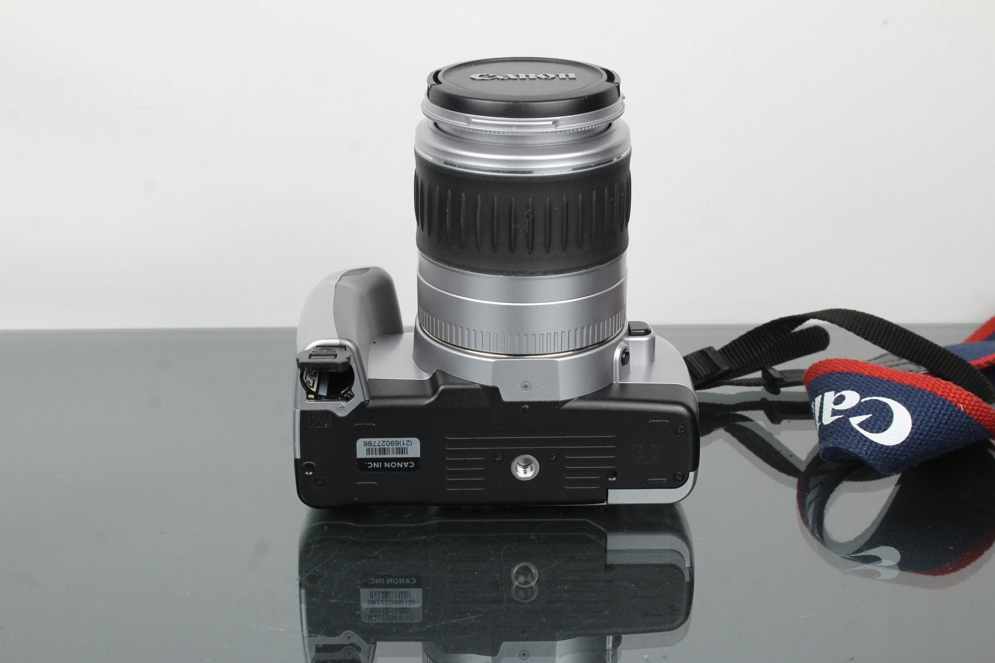 Canon EOS 300V + Canon Zoom EF 28 - 90mm 1:4 - 5.6 II EF mount - Dutch|Thrift