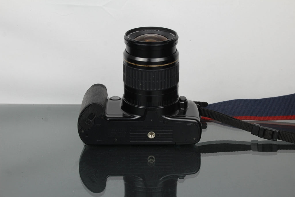 Canon EOS 500 + Canon Zoom Lens AF 28 - 80mm 1:3.5 - 5.6 - Dutch|Thrift