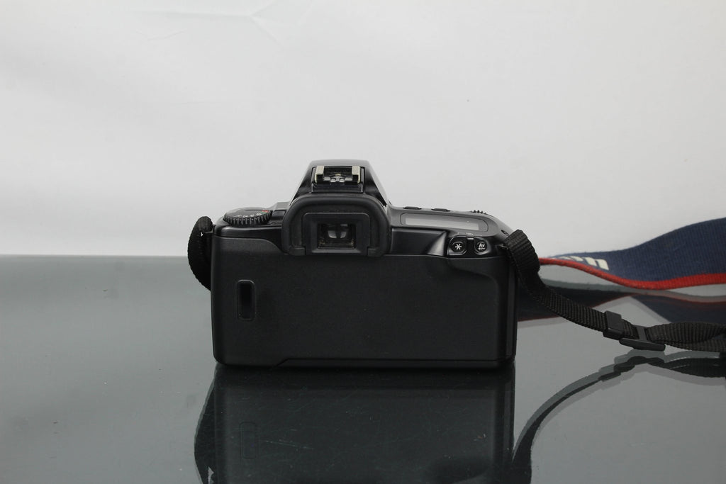 Canon EOS 500 + Canon Zoom Lens AF 28 - 80mm 1:3.5 - 5.6 - Dutch|Thrift