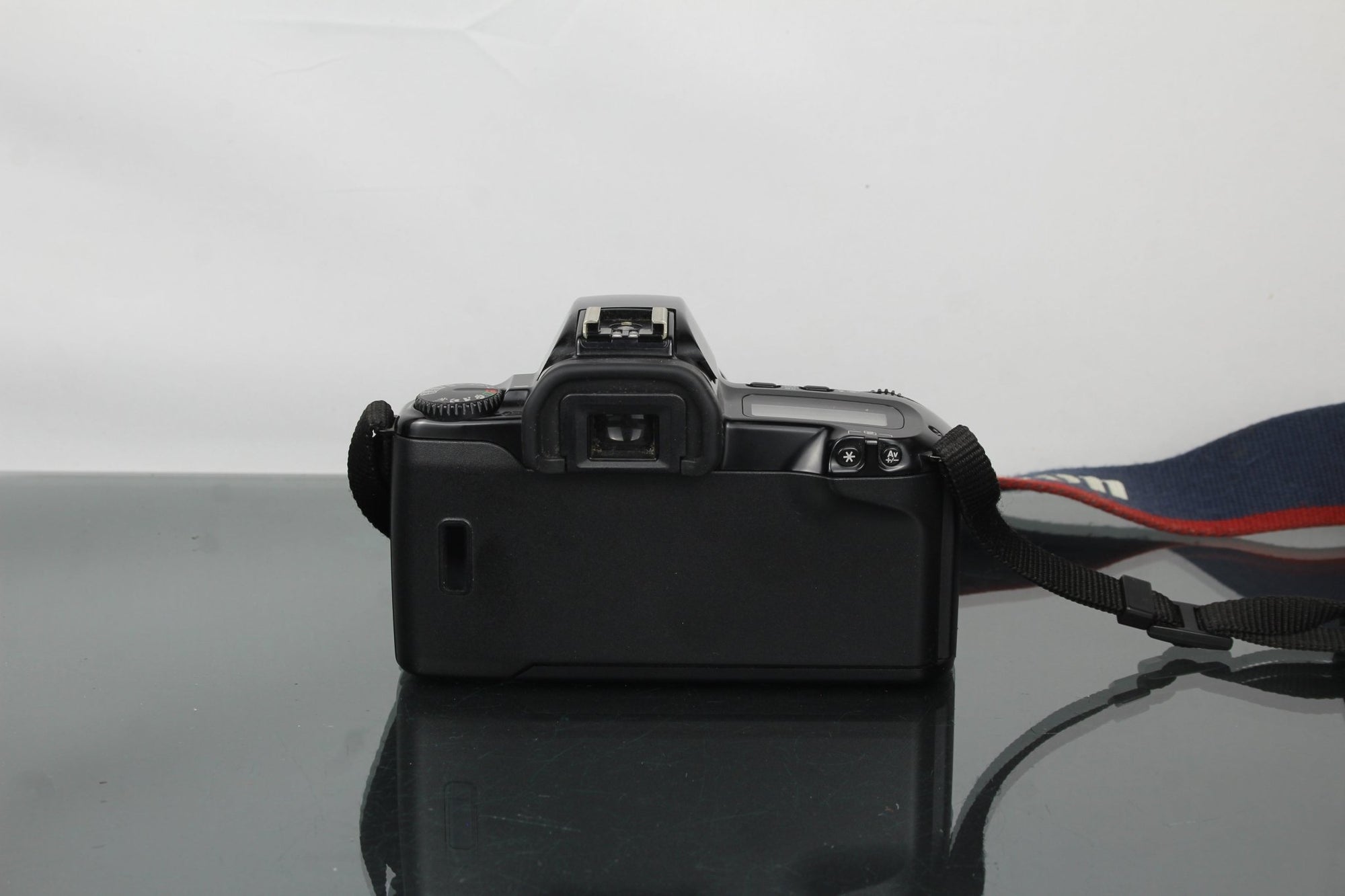 Canon EOS 500 + Canon Zoom Lens AF 28 - 80mm 1:3.5 - 5.6 - Dutch|Thrift