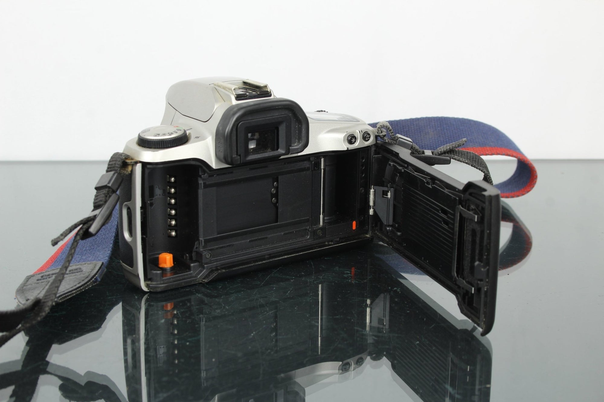 Canon EOS 500 N - Dutch|Thrift