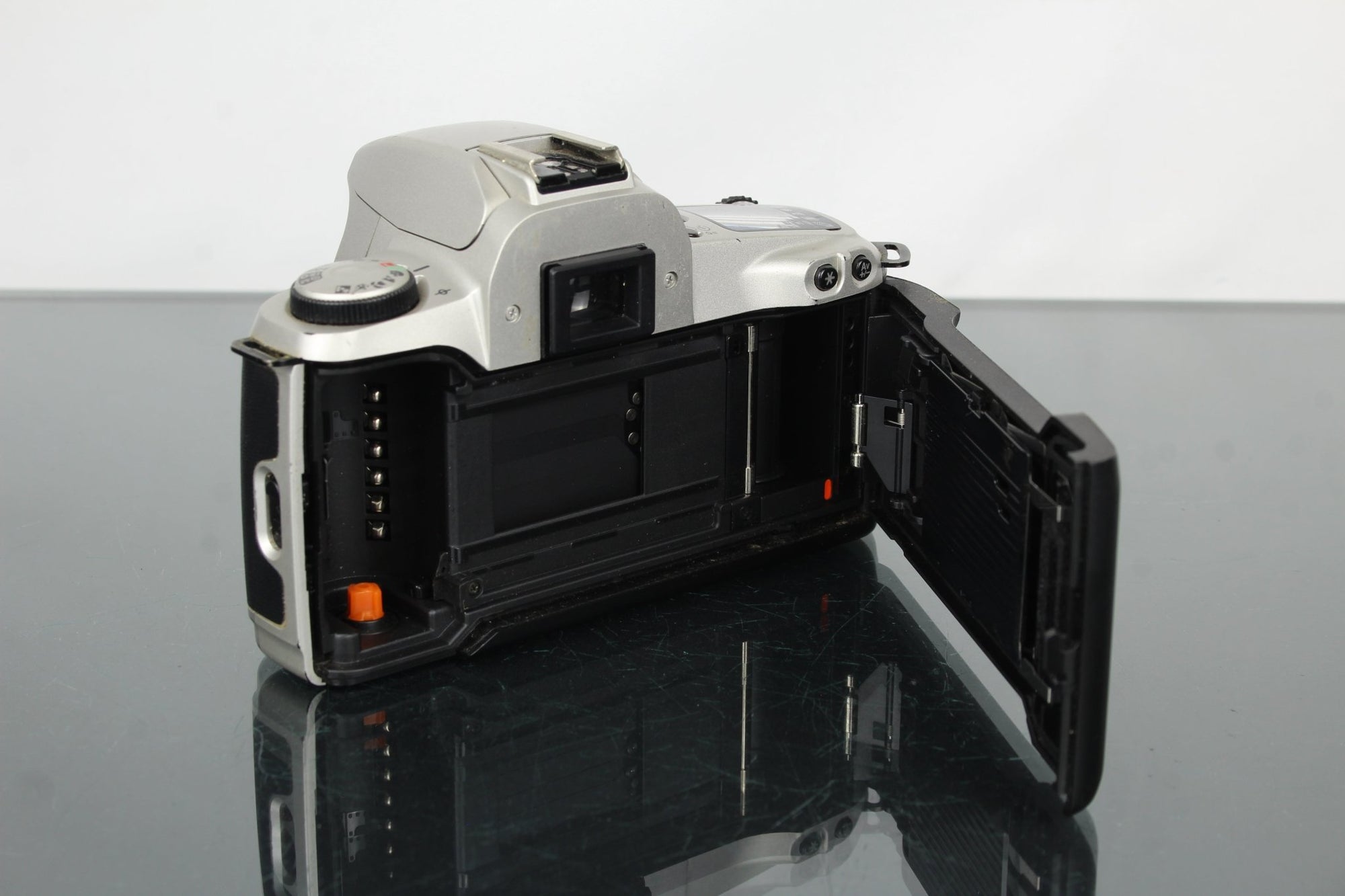 Canon EOS 500N - Dutch|Thrift