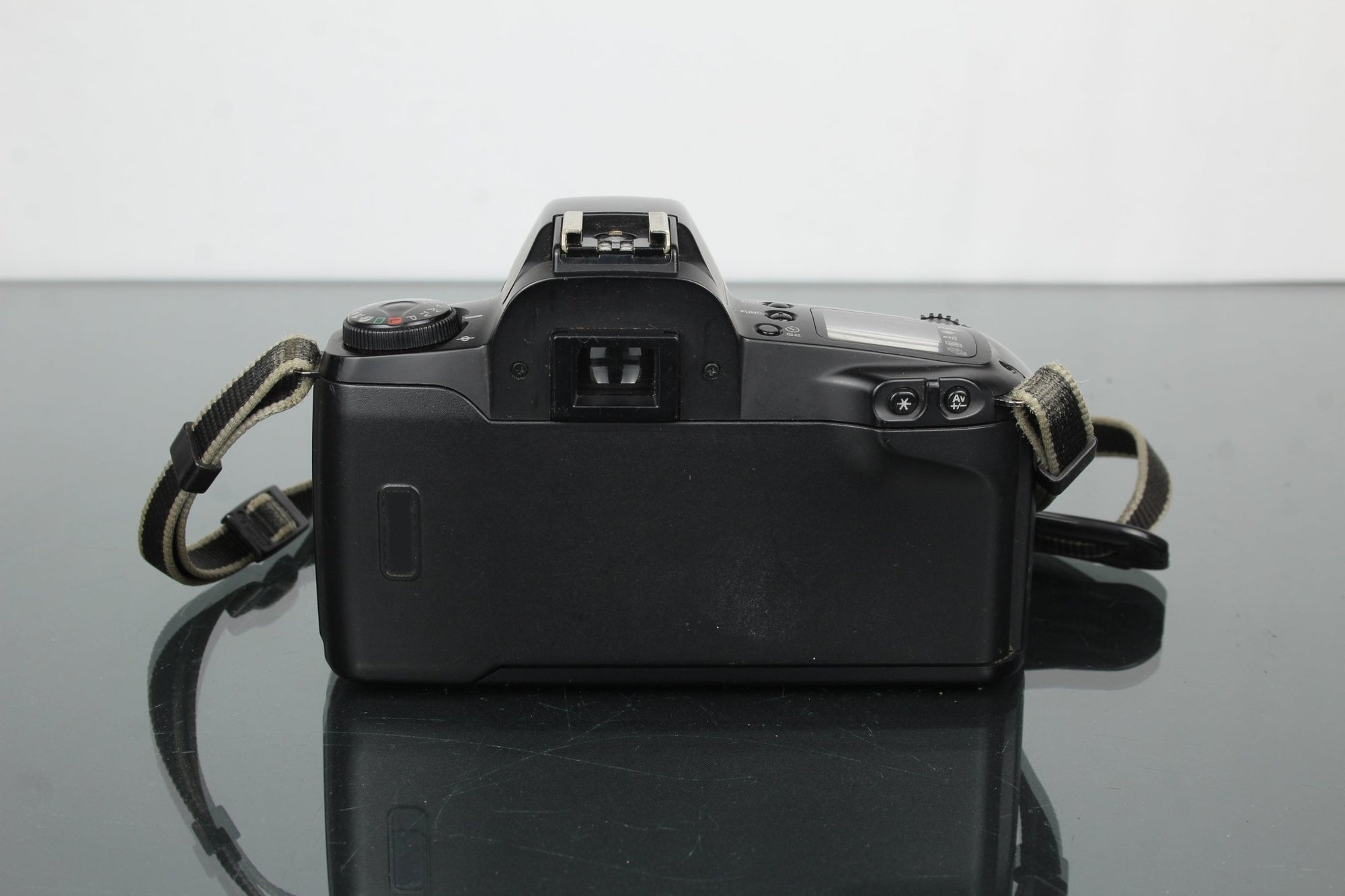 Canon EOS 500N - Dutch|Thrift