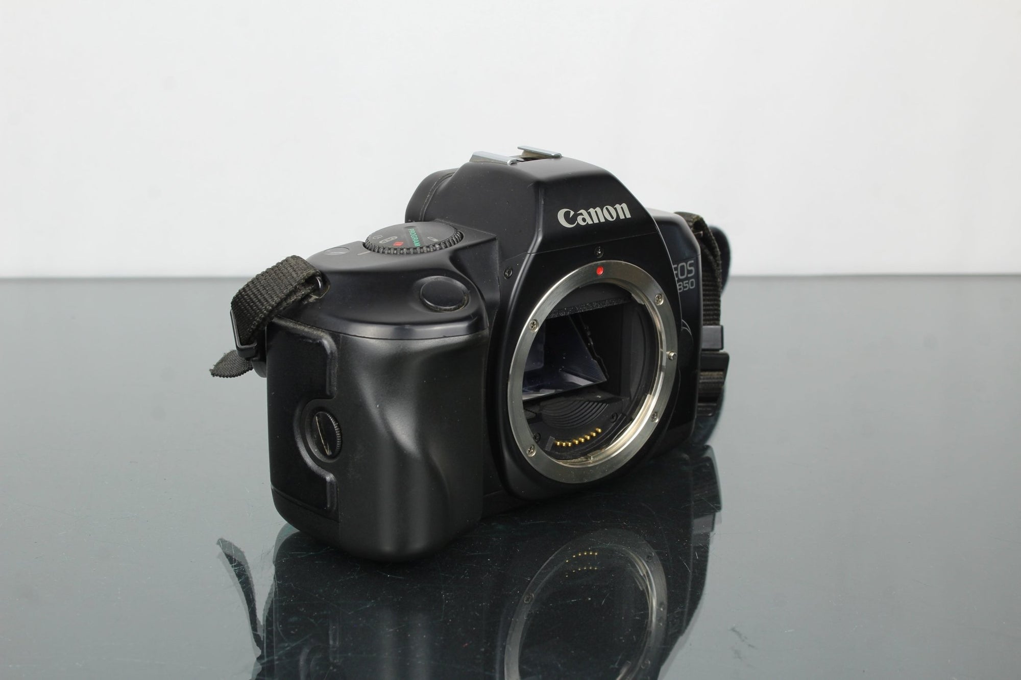 Canon EOS 850 - Dutch|Thrift