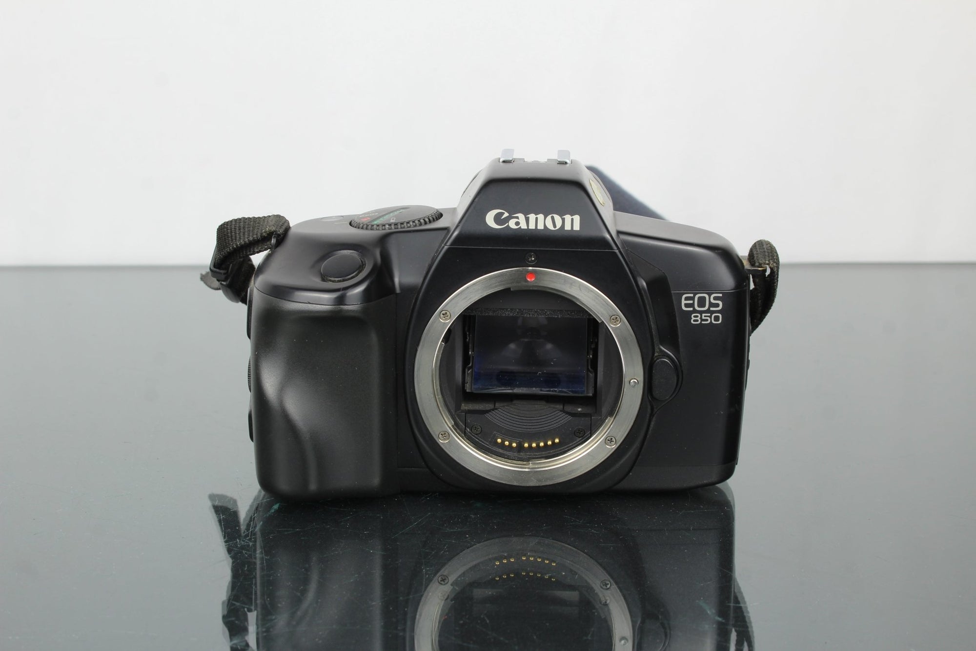 Canon EOS 850 - Dutch|Thrift