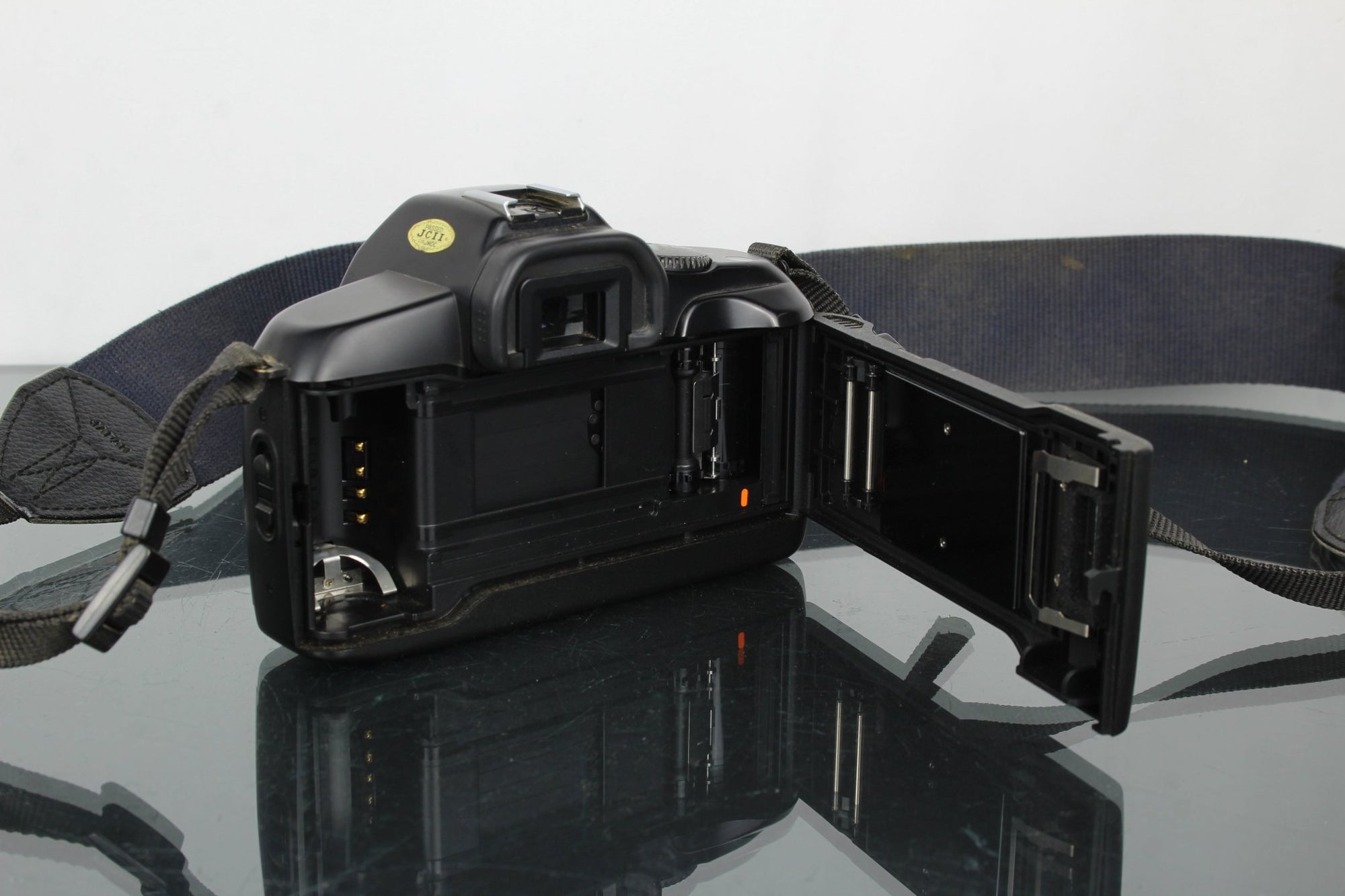 Canon EOS 850 - Dutch|Thrift